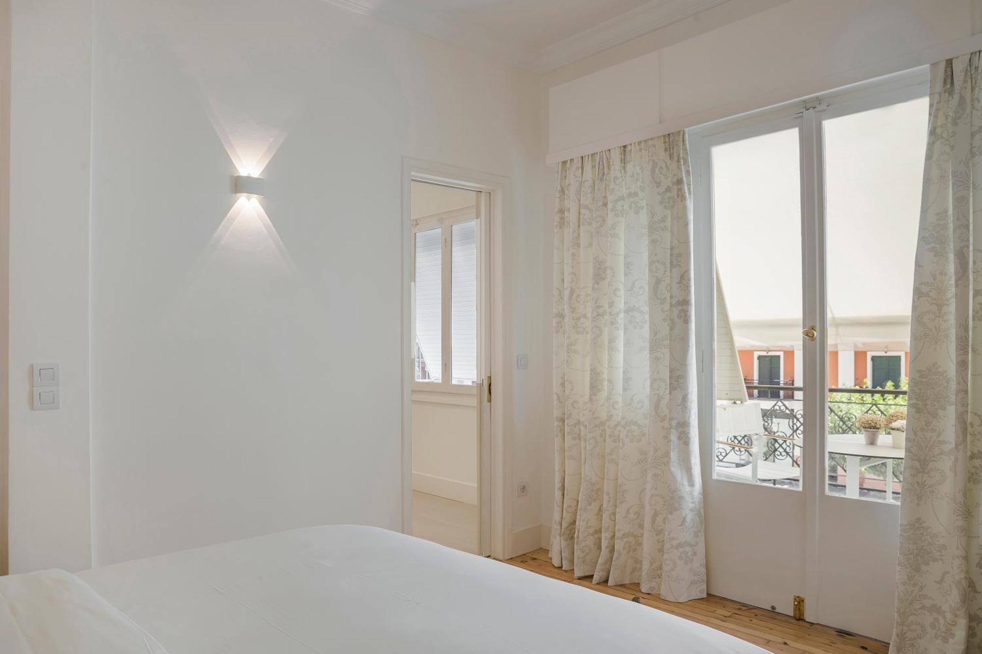 Etoile Luxury Suites อาร์กอสโตลี ภายนอก รูปภาพ